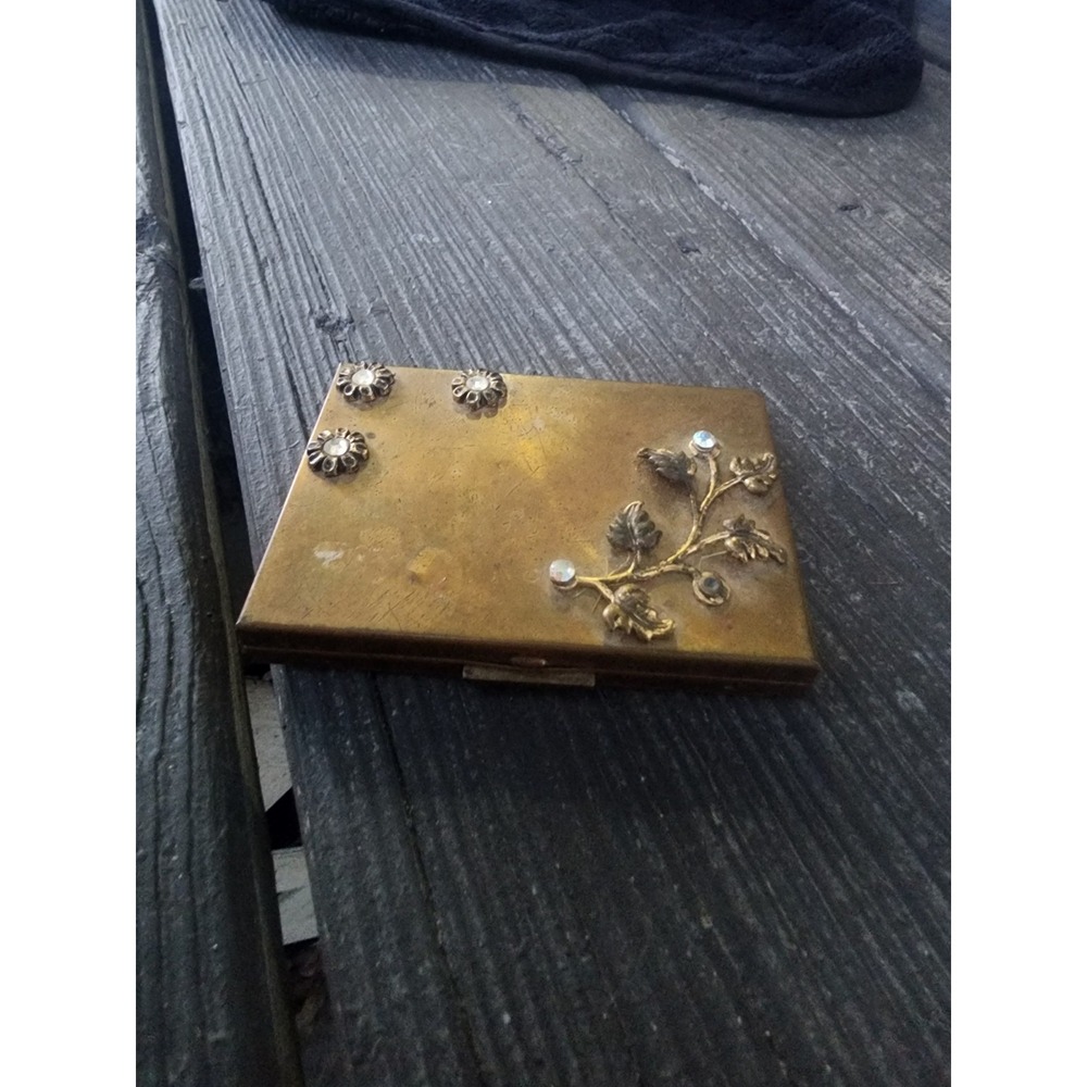 Vintage Zell Gold Toned Raised Floral Ladies Jeweled Metal Makeup Powder Compact